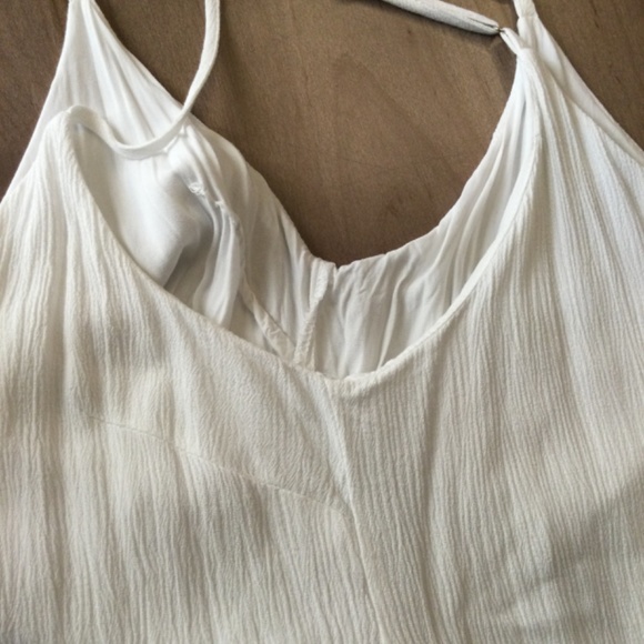 Lulu’s white sundress. - Picture 5 of 11